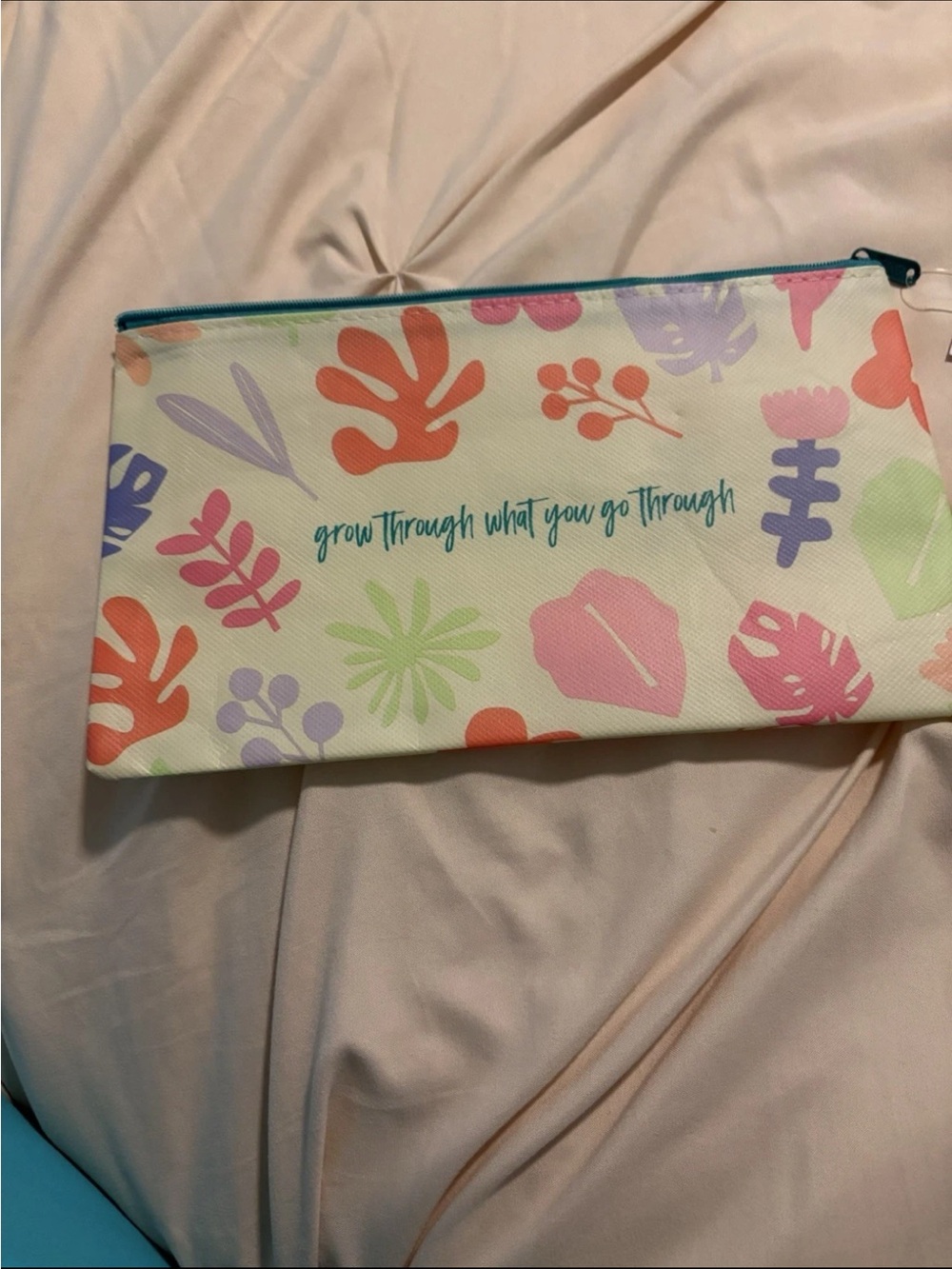 Thrive Causemetics Extra Large & Roomy Cosmetic  leaves NWT
